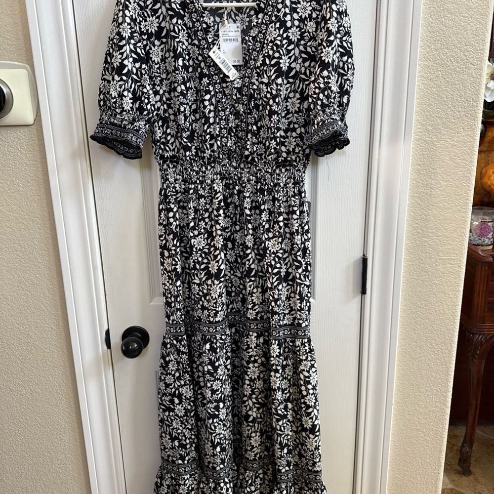 Max Studio Dress Womens Medium Black Summer Silhouette